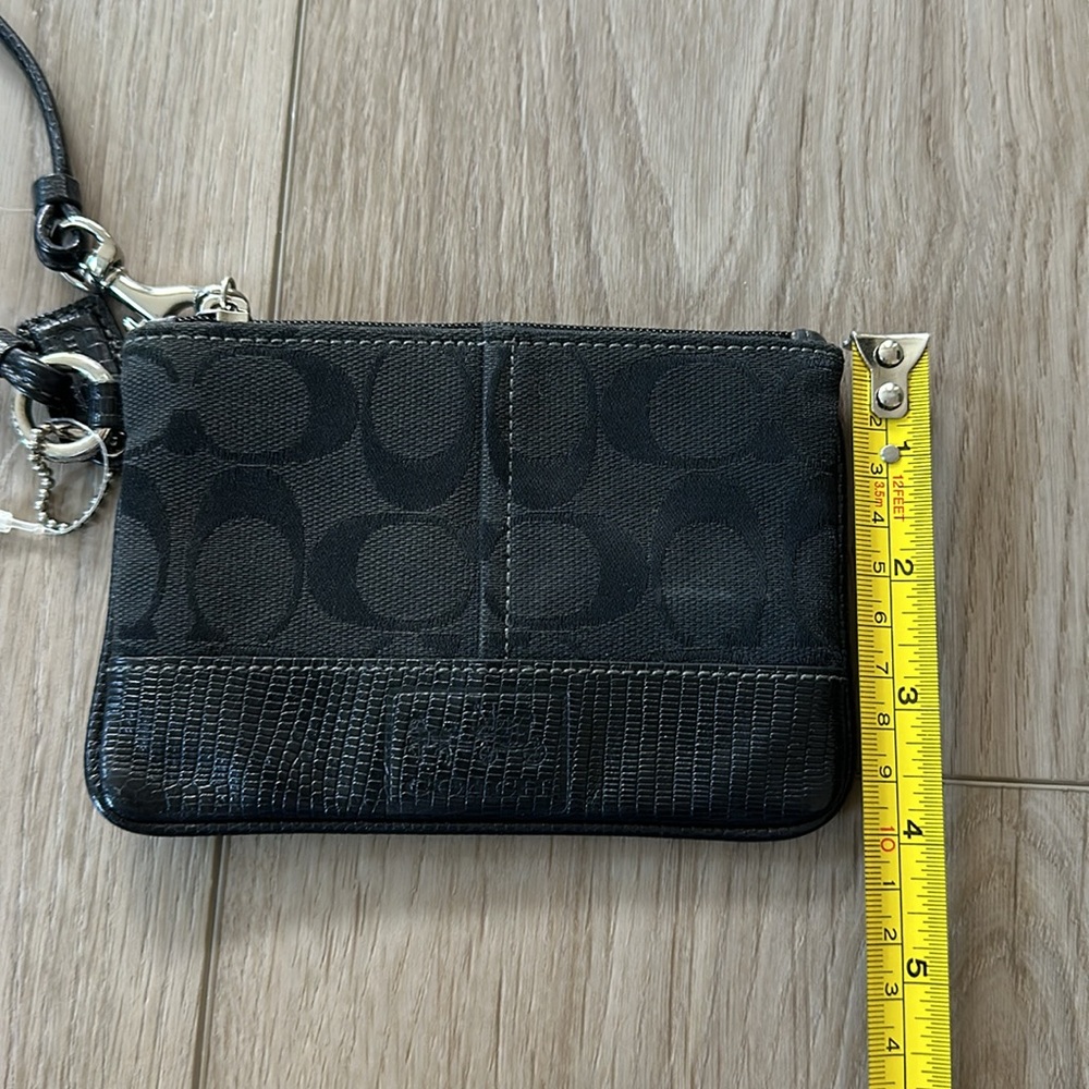 Coach Wristlet - Picture 4 of 4